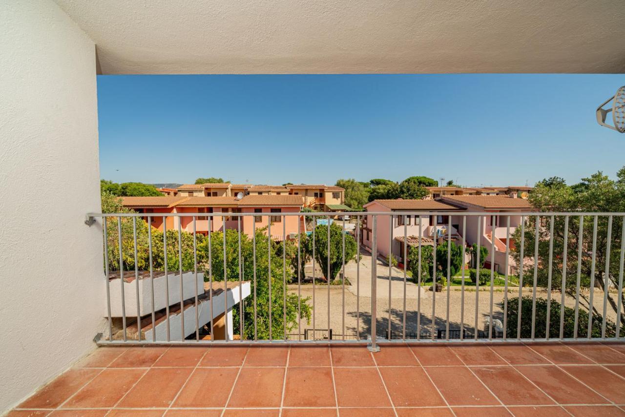 Appartamento Residenziale Trilocale 6 Posti Letto Via Oristano San Teodoro  Buitenkant foto