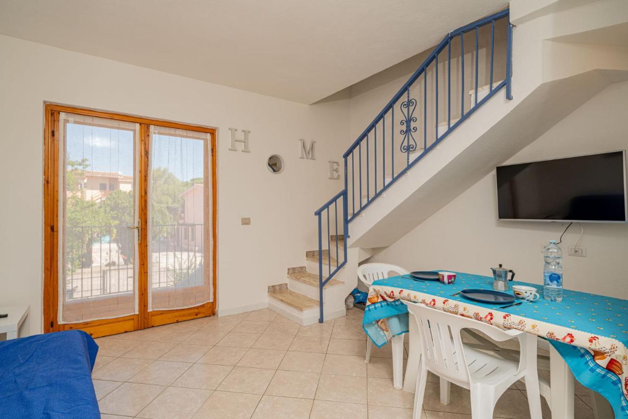 Appartamento Residenziale Trilocale 6 Posti Letto Via Oristano San Teodoro  Buitenkant foto