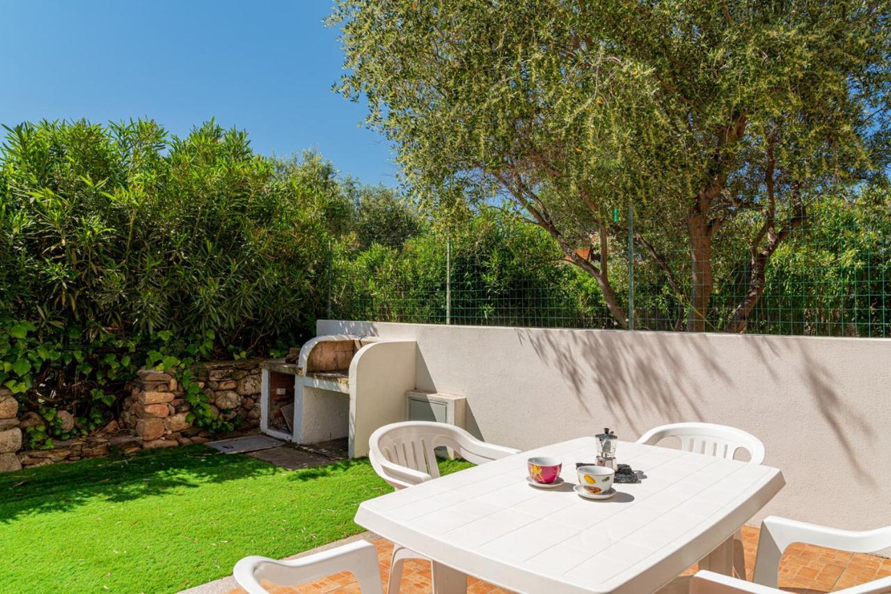 Appartamento Residenziale Trilocale 6 Posti Letto Via Oristano San Teodoro  Buitenkant foto